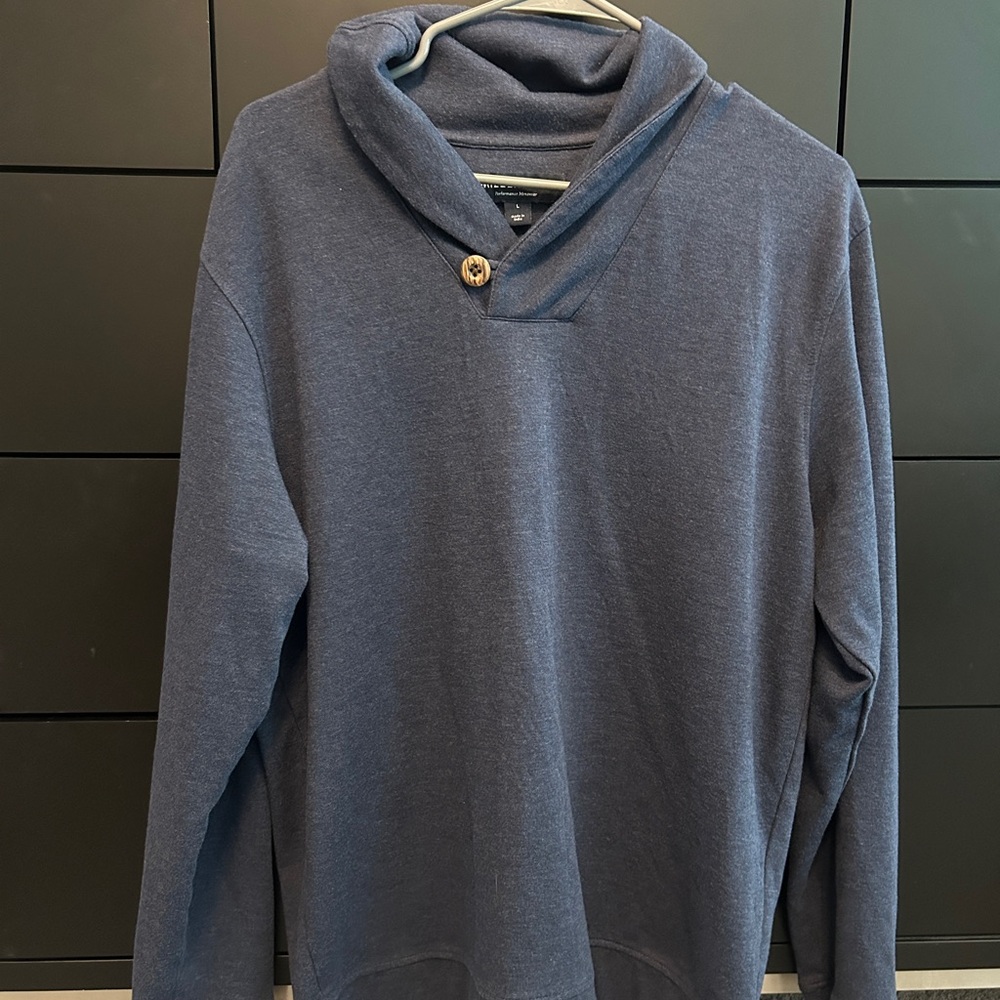 Mizzen+Main Navy Shawl Collar Pull over.